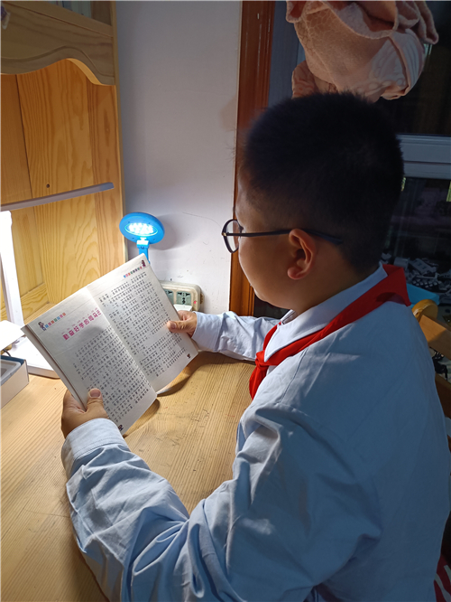 18.孙子涵生活照 (1)_副本.jpg