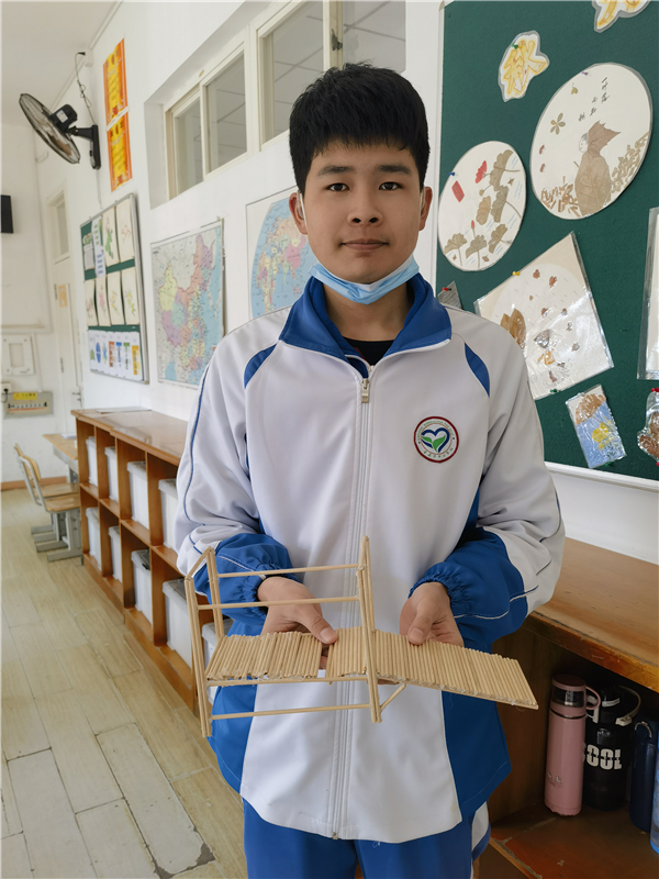 1694686996777191.jpg 刘骐源照片1.jpg